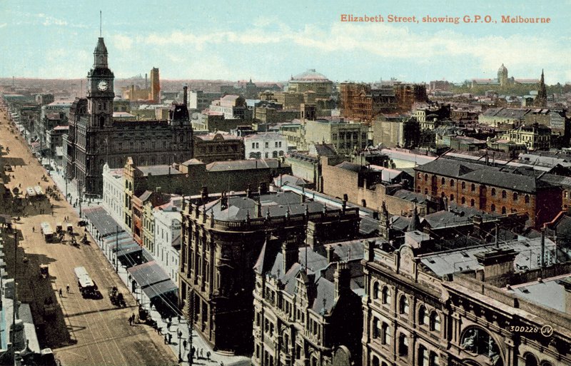 Elizabeth Street, mostrando o GPO, Melbourne (foto a cores) de Photographer Australian