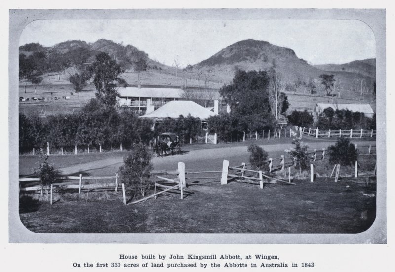 Casa construída por John Kingsmill Abbott, em Wingen, nos primeiros 330 acres de terreno comprado pelos Abbotts na Austrália em 1843 (foto a p/b) de Photographer Australian