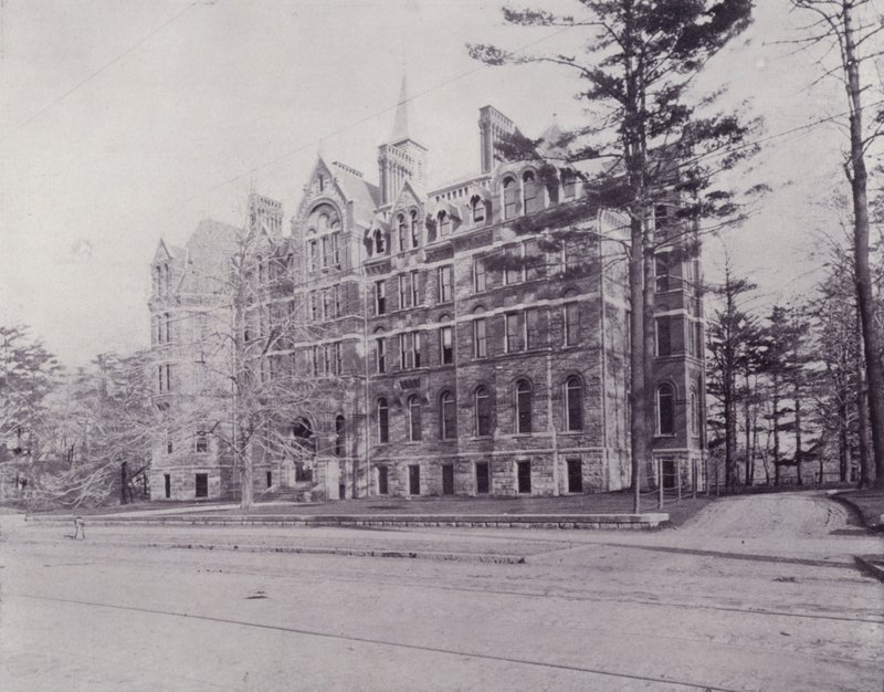 Canadá: McMaster Hall, Toronto (foto a p/b) de Photographer Canadian