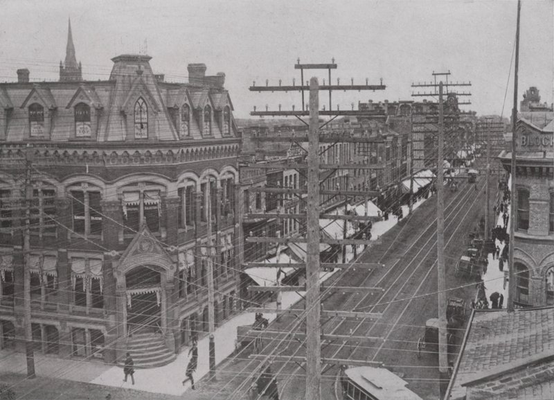 Dundas Street, Looking East, Londres, Ontário (foto a p/b) de Photographer Canadian