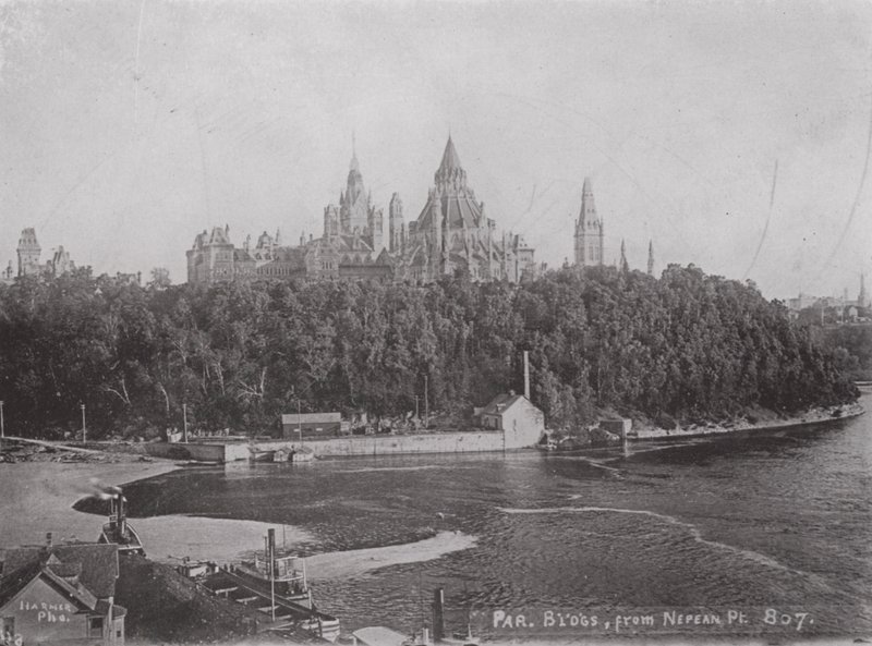 Os Edifícios do Parlamento, Ottawa, de Nepean Point (foto a p/b) de Photographer Canadian