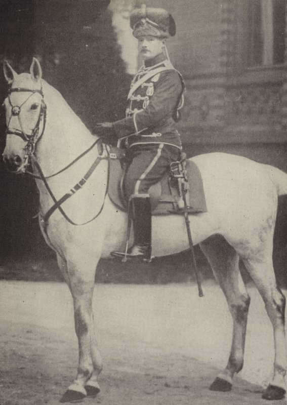 Gustav Krupp von Bohlen, huband de Berthe Krupp, dono do império industrial Krupp (foto a p/b) de Photographer German