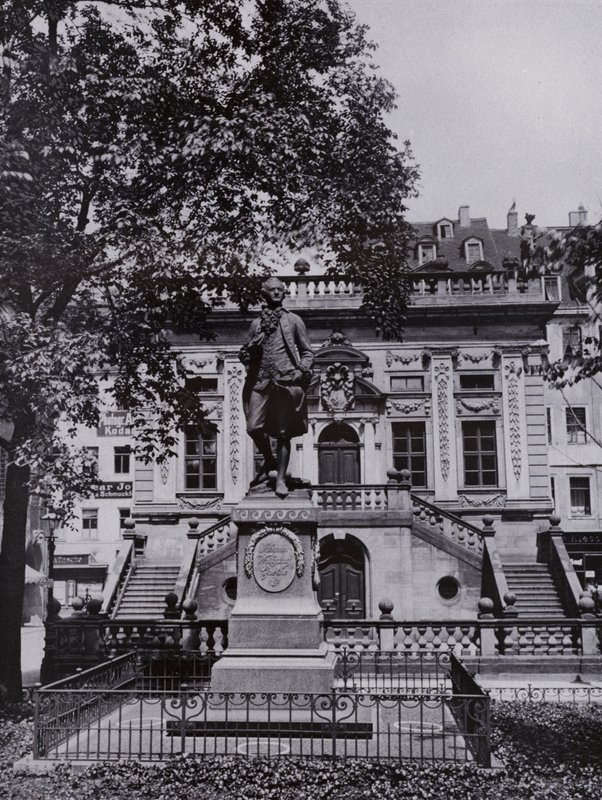 Leipzig: Goethe Monument On The Naschmarkt (foto a p/b) de Photographer German