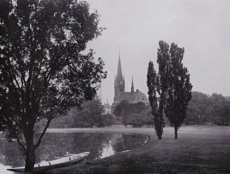Leipzig: Johannapark com Igreja Luterana (foto a p/b) de Photographer German