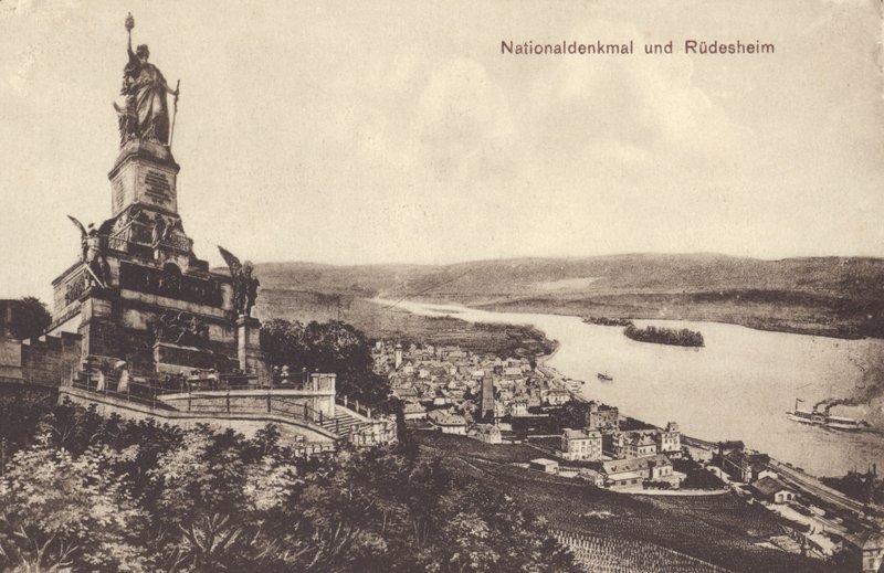Nationaldenkmal, monumento comemorativo da unificação da Alemanha, Rudesheim am Rhein, Hesse (foto a p/b) de Photographer German