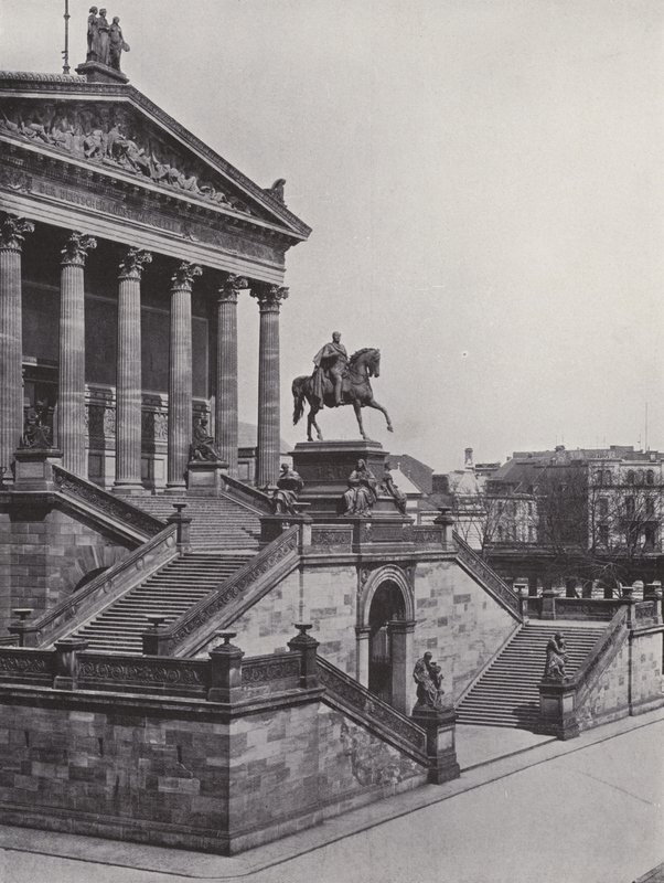 Galeria Nacional e Monumento a Frederick William IV (foto a p/b) de Photographer German