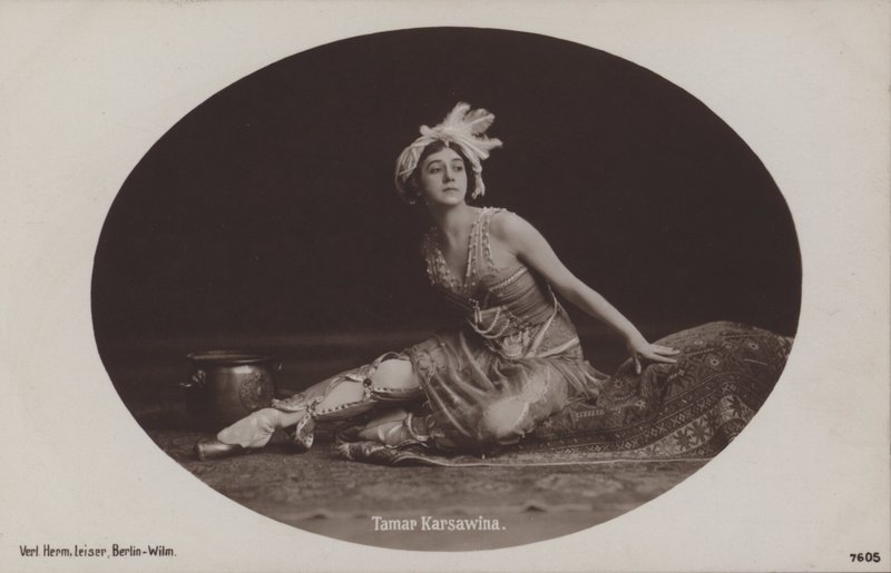 Tamara Karsavina, bailarina russa e professora de ballet (foto a p/b) de Photographer German