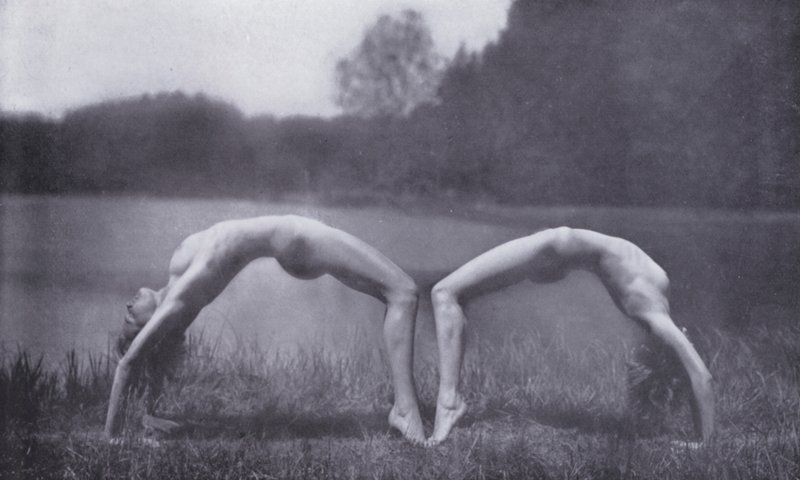 O corpo belo, cultura física para mulheres (fotografia a preto e branco) de Photographer German
