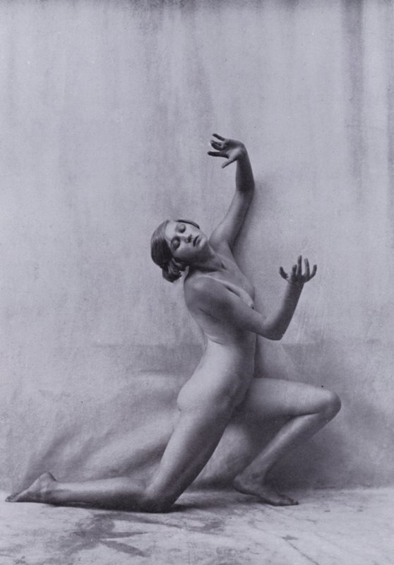 O corpo belo, cultura física para mulheres (fotografia a preto e branco) de Photographer German