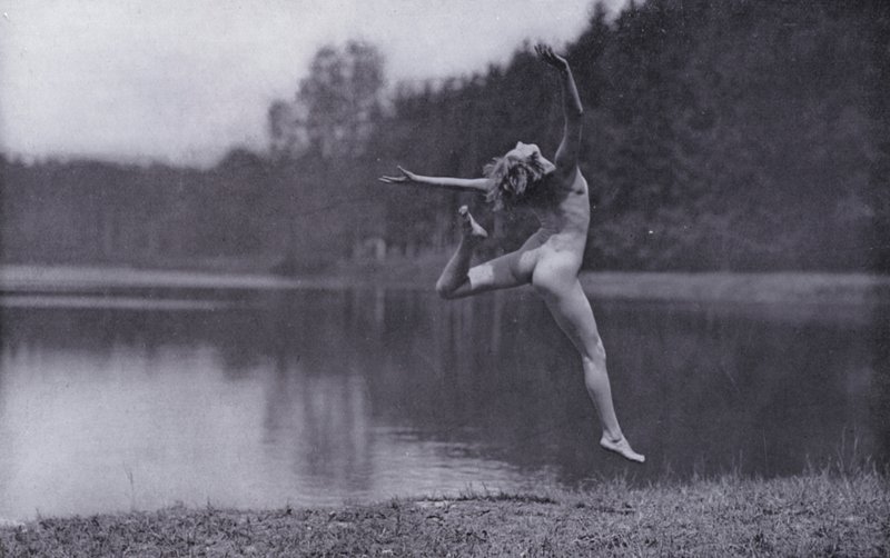 O corpo belo, cultura física para mulheres (fotografia a preto e branco) de Photographer German