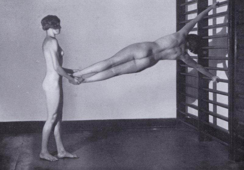 The Body Beautiful, Physical Culture for Women (foto a p/b) de Photographer German