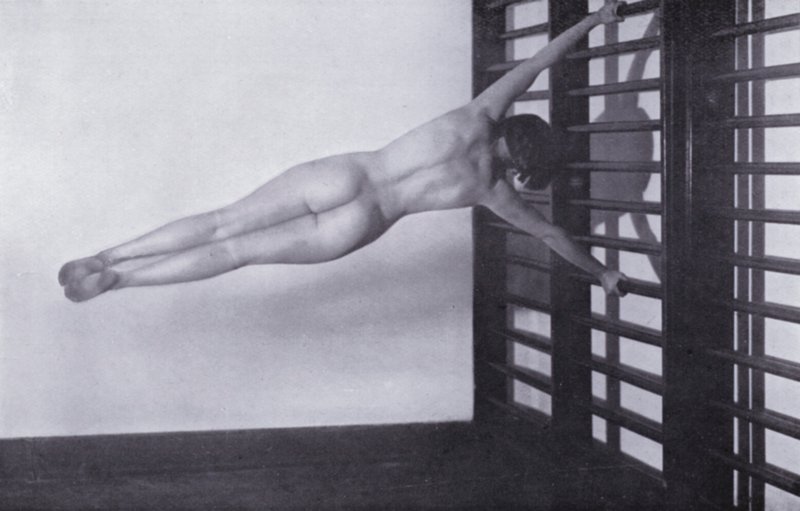 The Body Beautiful, Physical Culture for Women (foto a p/b) de Photographer German