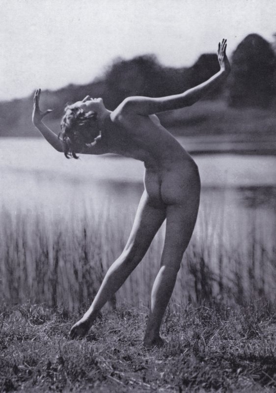 The Body Beautiful, Physical Culture for Women (foto a p/b) de Photographer German