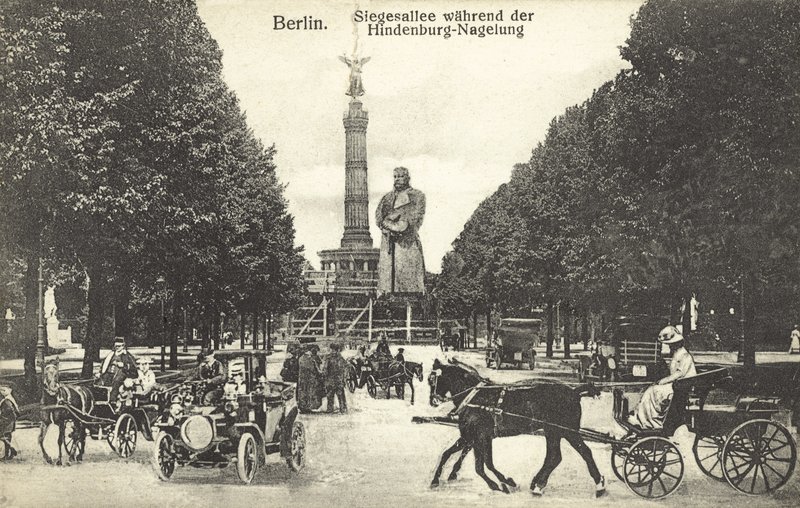The Iron Hindenburg, Berlim (foto a p/b) de Photographer German