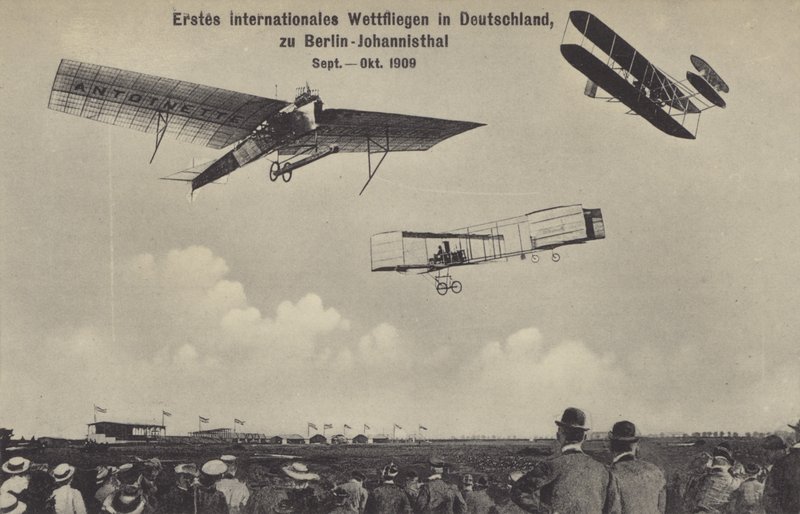 O primeiro encontro aéreo internacional na Alemanha, o Berliner Flugwoche, Berlin-Johannisthal, Setembro - Outubro de 1909 (foto a p/b) de Photographer German