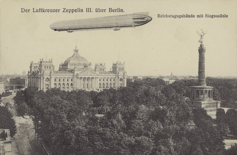 Zeppelin LZ III sobrevoando Berlim (foto a p/b) de Photographer German