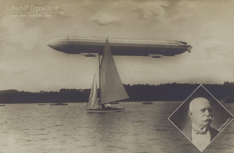 Zeppelin LZ III sobrevoando o Lago Tegel, Berlim (foto a p/b) de Photographer German
