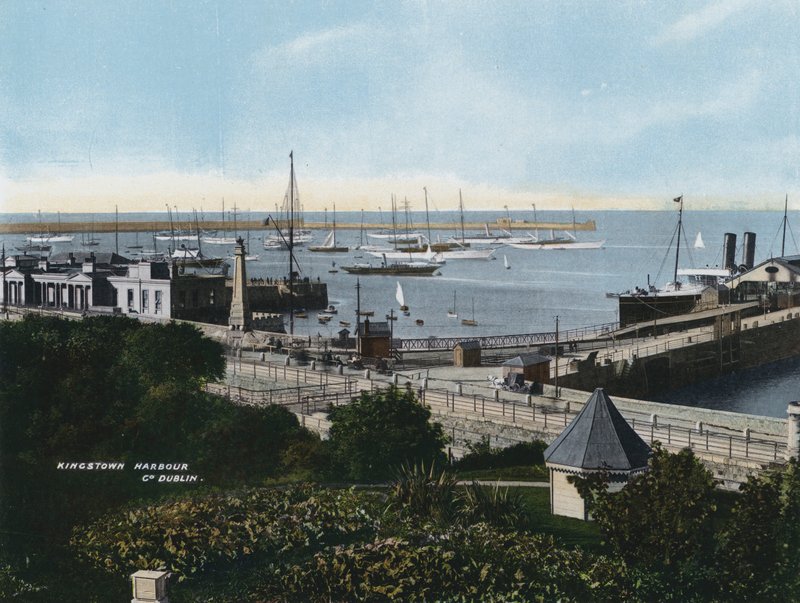 Kingstown Harbour, Co Dublin (foto a cores) de Photographer Irish