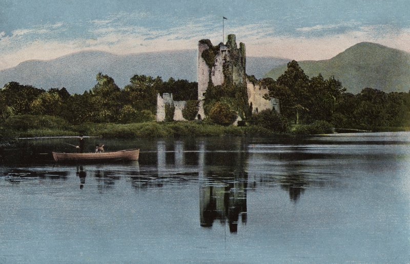 Irlanda do Sul: Castelo de Ross, Killarney (foto a cores) de Photographer Irish