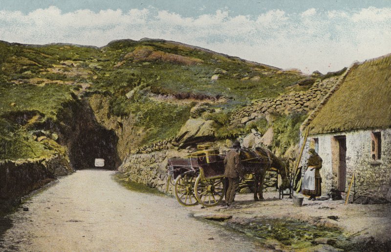 Irlanda do Sul: Túnel perto de Glengarriff, Condado de Cork (foto a cores) de Photographer Irish
