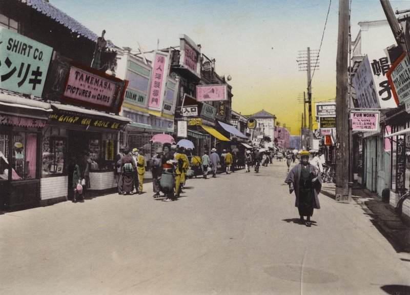 Japão, c.1912: Rua Matomachi, Kobe (foto) de Photographer Japanese