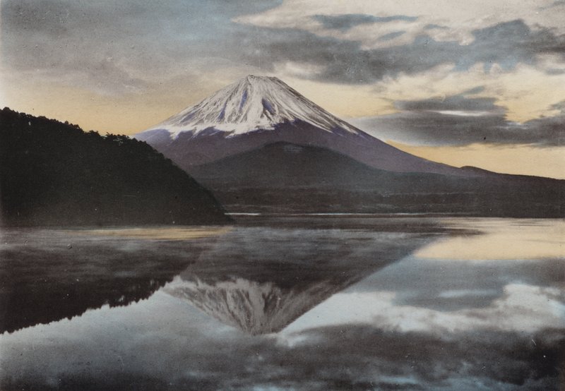 Japão, c.1912: Monte Fuji do Lago Shoji (foto) de Photographer Japanese