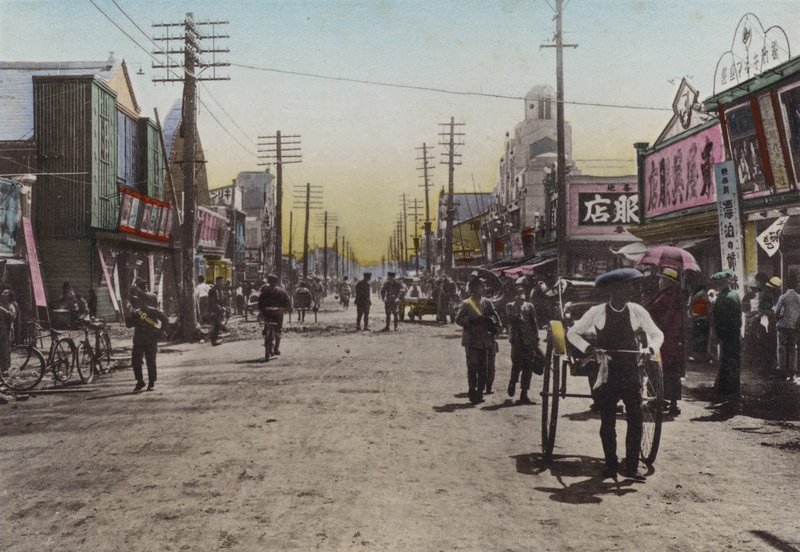 Japão, c.1912: Rua Theatre, Yokohama (foto) de Photographer Japanese