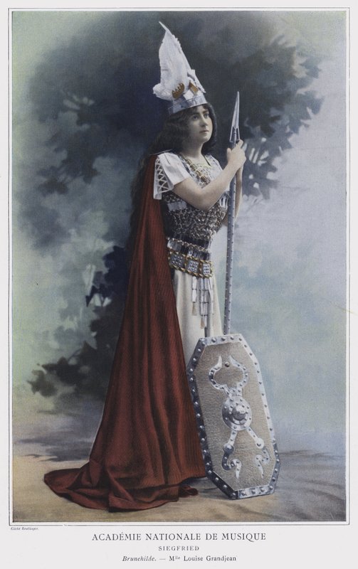 Louise Grandjean como Brunnhilde em Siegfried (foto colorida) de Reutlinger Studio