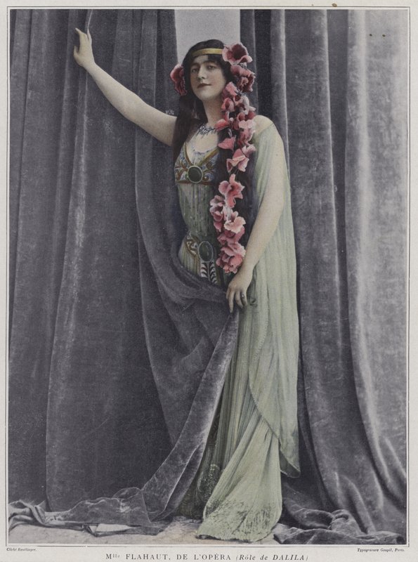 Marianne Flahaut no papel de Dalila (foto colorida) de Reutlinger Studio