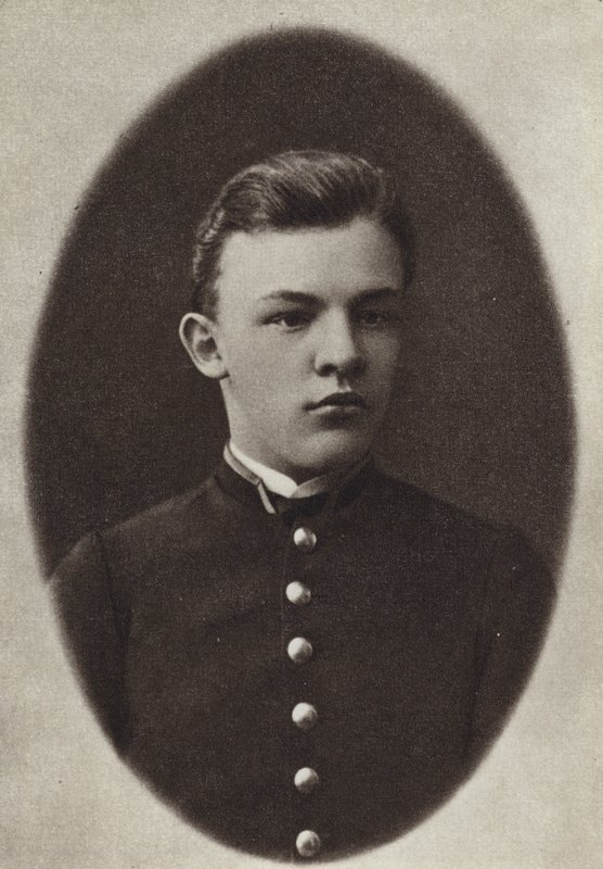 Lenin como um graduado do Gymnasium, Simbirsk, 1887 de Russian Photographer