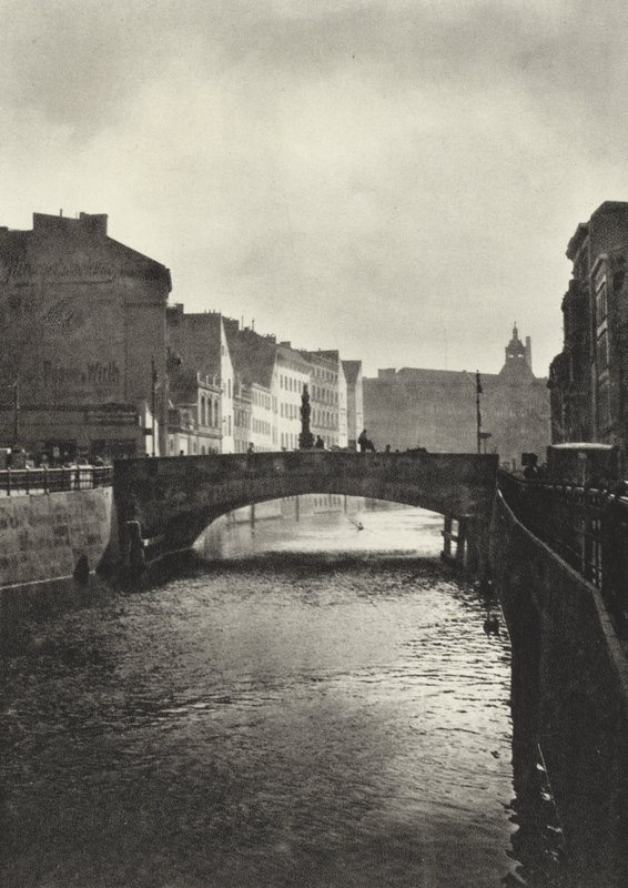 Berlim: Rossstrassen-Brucke (foto a p/b) de Sasha Stone