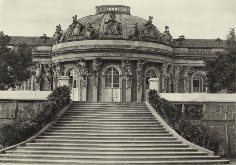 Potsdam, Palácio Sanssouci; Palácio Sanssouci (foto a p/b) de Sasha Stone