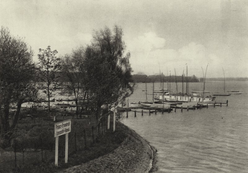 Wannsee (foto a p/b) de Sasha Stone