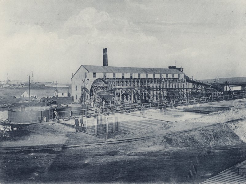 City and Suburban Gold Mining Company, New Battery and Cyanide Works (foto a p/b) de South African Photographer