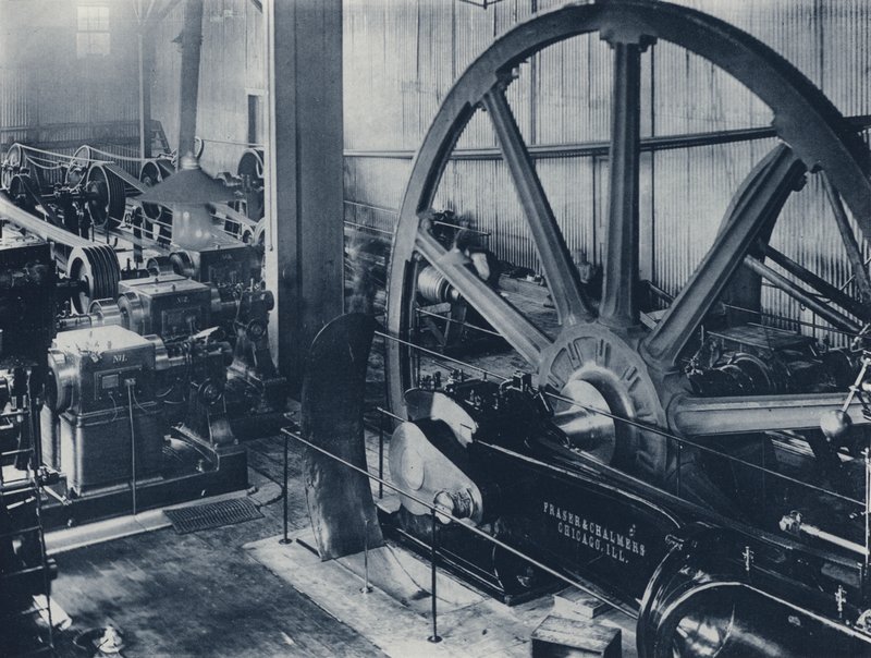 Interior, Sala do Motor e Dynamo, Crown Reef Gold Mining Company (foto a p/b) de South African Photographer