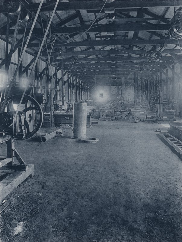 Interior, Lojas de ferragens, Geldenhuis Deep Level Gold Mining Company (foto a p/b) de South African Photographer