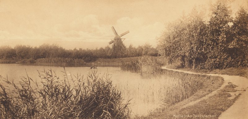 Malmo: Motivo de Slottsparken (fotografia a preto e branco) de Swedish Photographer