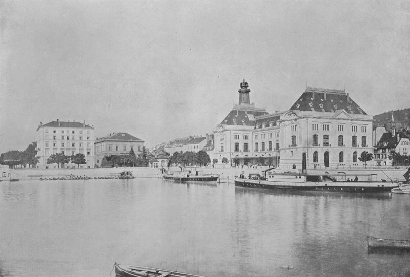 Neuchatel, O Porto e o Hotel des Postes (foto a p/b) de Swiss Photographer