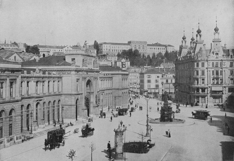 Zurique, Praça da Estação e o Polytechnikum (foto a p/b) de Swiss Photographer