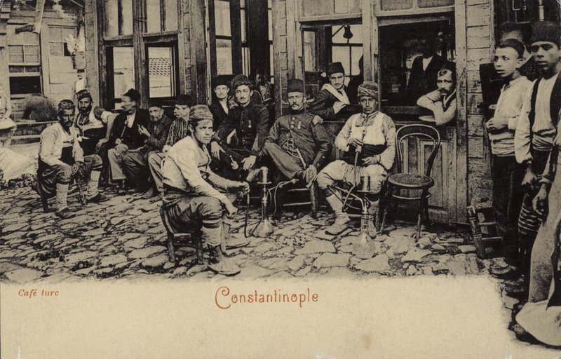 Casa de café turco, Constantinopla, 1898 de Turkish Photographer
