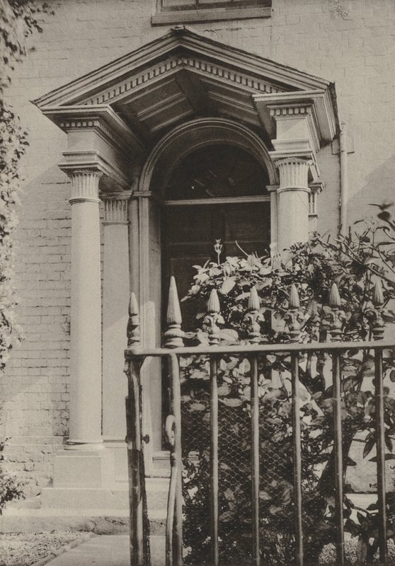 Porta, Cranbrook, Kent (foto a p/b) de William Galsworthy Davie
