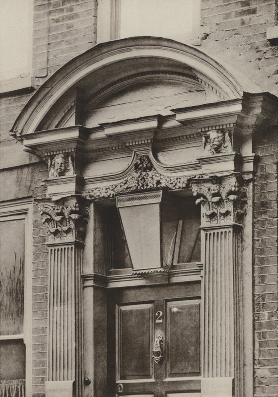 Porta, Grande St Helens, Londres (foto a p/b) de William Galsworthy Davie