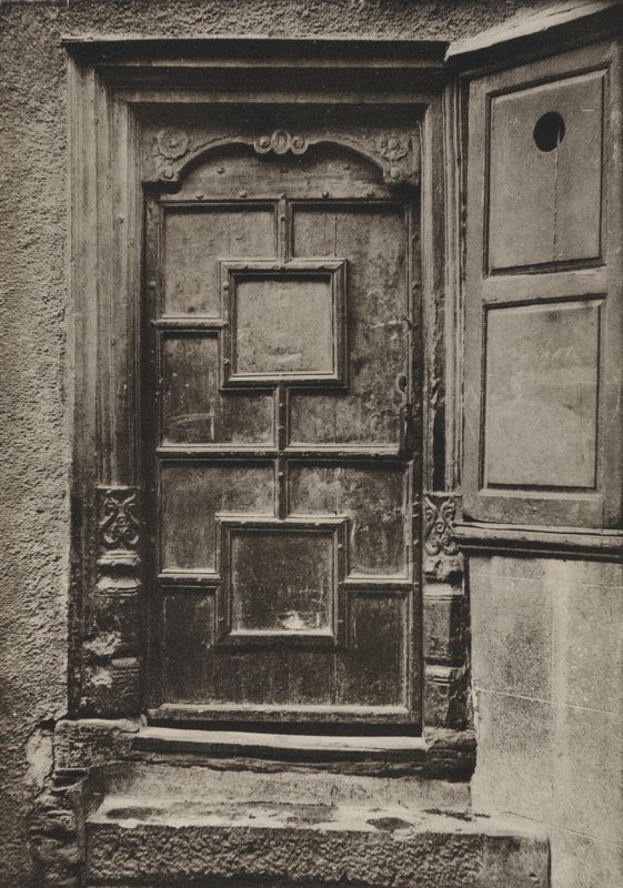 Doorway, Looe Street, Plymouth (foto a p/b) de William Galsworthy Davie