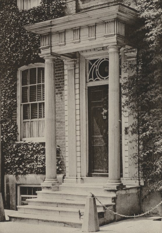 Doorway, Southgate Street, Winchester (foto a p/b) de William Galsworthy Davie
