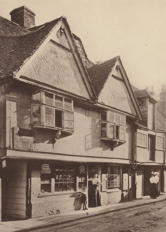 Em North Lane, Canterbury, Kent (fotografia a preto e branco) de William Galsworthy Davie