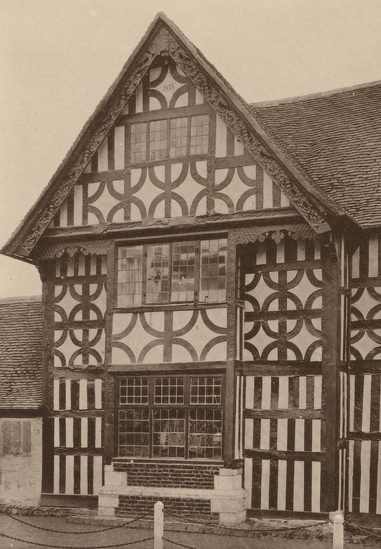"The Middle House", Mayfield, Sussex, datado de 1575 (fotografia a preto e branco) de William Galsworthy Davie