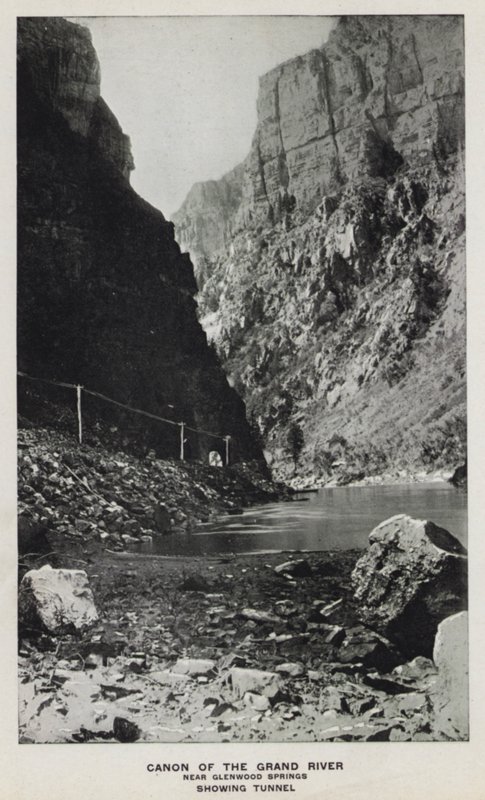 Canyons of Colorado: Canon of the Grand River, Perto de Glenwood Springs, Showing Tunnel (foto a p/b) de William Henry Jackson