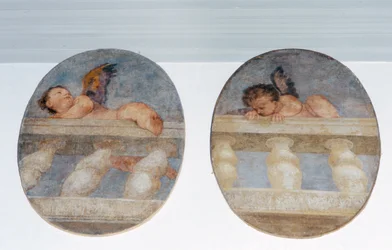 Dois putti alados escalando sobre uma balaustrada, redondas da sacristia (fresco)