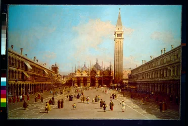 Praça de São Marcos com vista para a Basílica de São Marcos