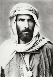 Retrato de Savorgnan de Brazza, cerca de 1889, foto de Nadar.¿-